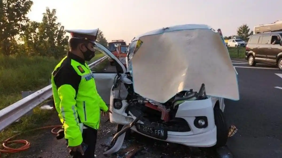 Kecelakaan Maut di Jalur One Way Arus Balik, Pengemudi asal Bekasi Meninggal Dunia