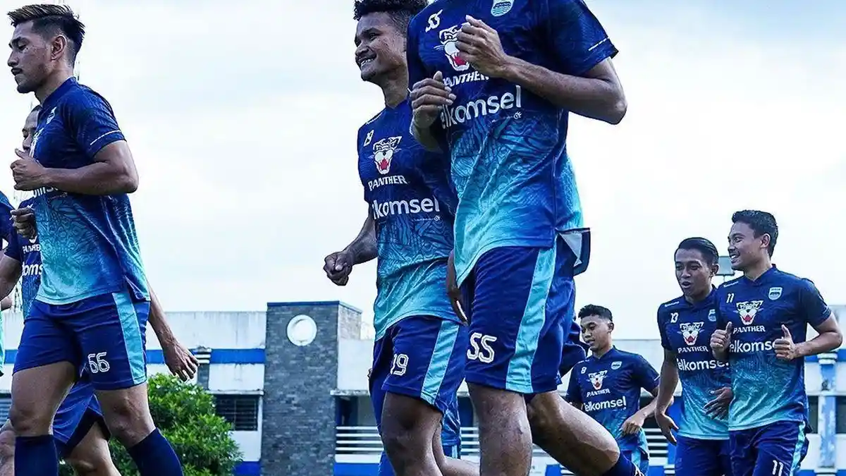 Tiga Pemain Penting Persib Bandung Masih Cedera, Begini Rencana Robert Alberts Hadapi Laga Uji Coba