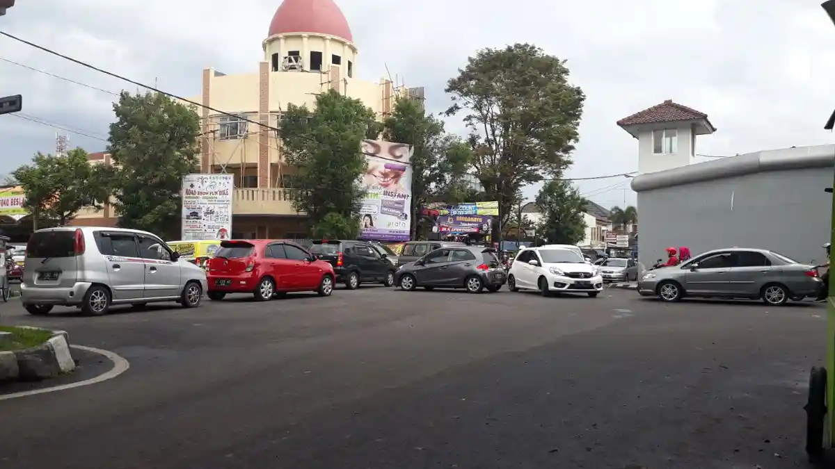 Tak Ada Lampu Merah, di Persimpangan Ahmad Yani Garut Ini Kerap Terjadi Kecelakaan