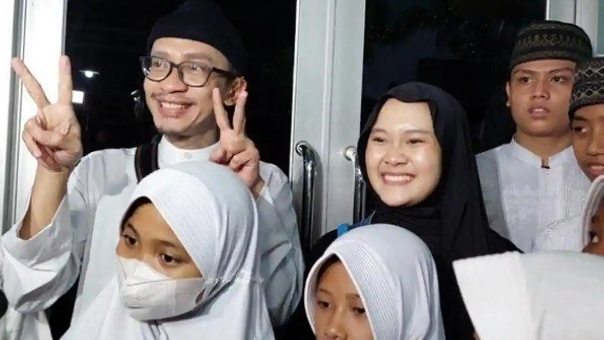 Heboh, Aming Digosipkan Dekat dengan Alma Thania, Eks Putih Abu Abu Angkat Bicara: Saling Sayang