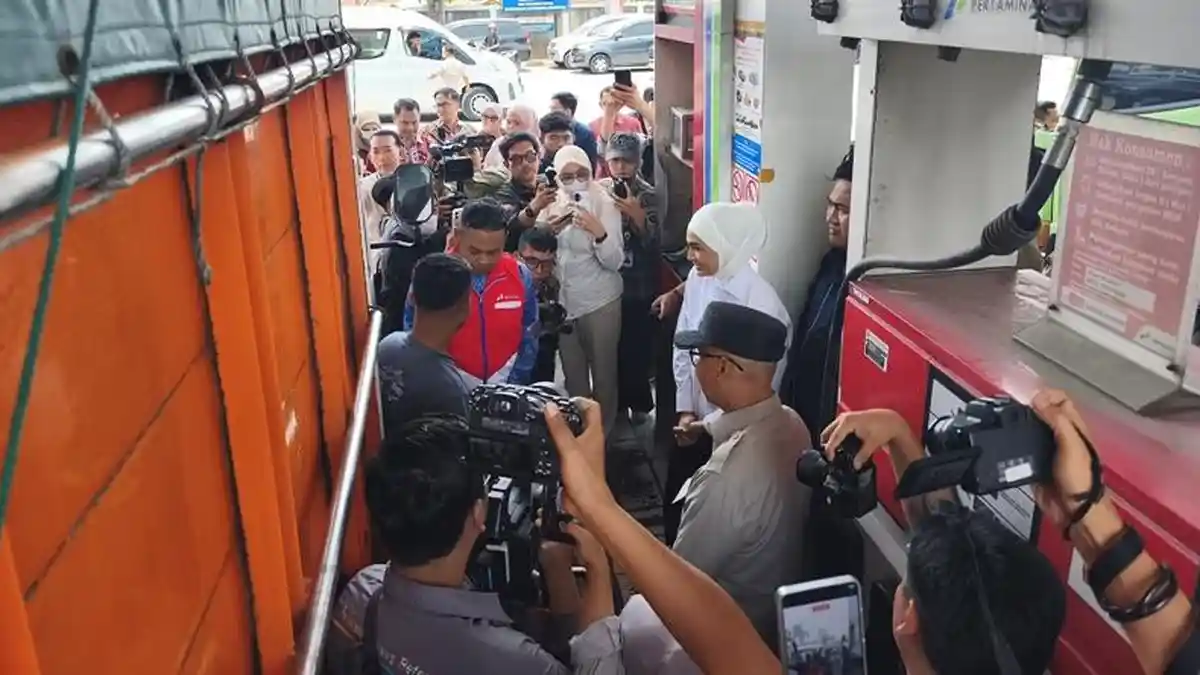 Breaking News Komisi XII DPR RI Sidak SPBU di Bandar Lampung, Dialog dengan Sopir Truk