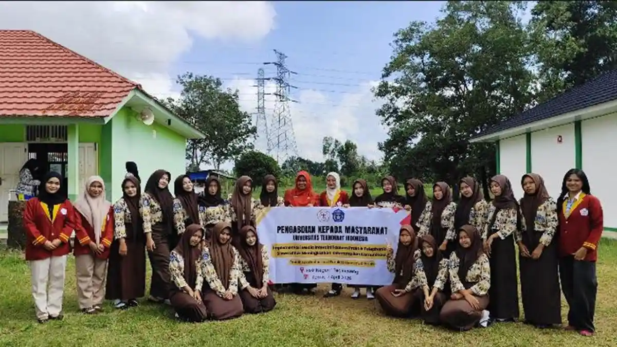 Empat Mahasiswa Teknokrat Gelar Praktik Kesekretarisan di SMKN 1 Tegineneng