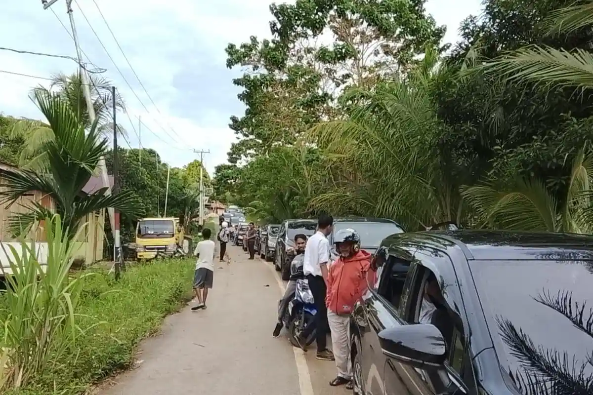 Tak Lolos SKD CPNS 2024, Warga Fakfak Palang Jalan dan Putuskan Aliran Air Bersih