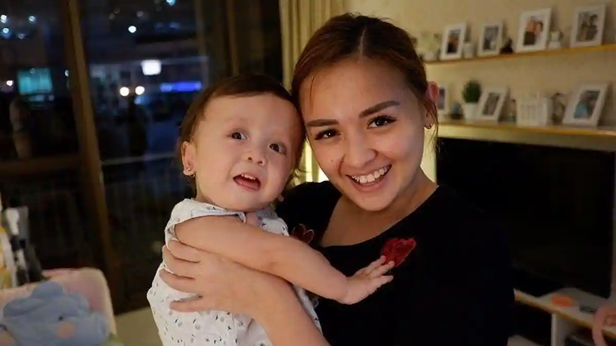 Joanna Alexandra Sabar Merawat Putrinya yang Idap Penyakit Langka, Ceritakan Ganti 'Sepatu Baru'
