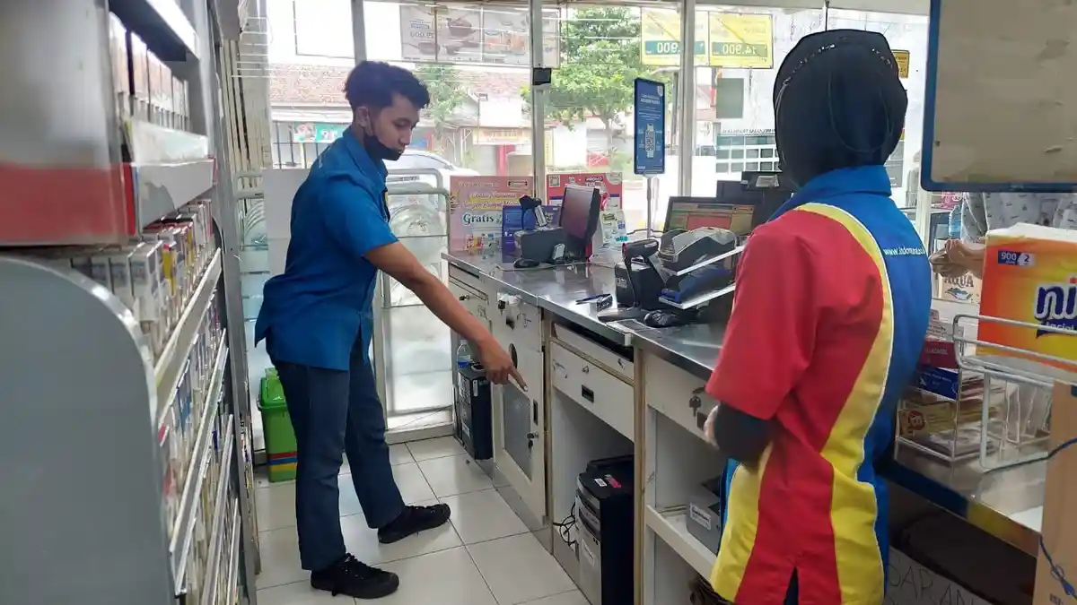 Ponsel Pegawai Minimarket Raib saat Sibuk Menata Barang, Ternyata Digondol Maling