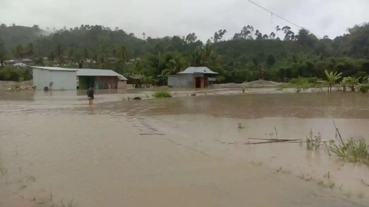 Rumah dan Masjid di Lampung Barat Terendam Banjir