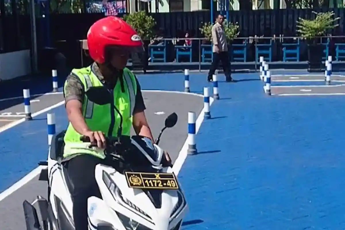 Etika Berkendara ini Harus Diketahui Bila Ingin Lulus Ujian Praktik SIM C di Tulungagung