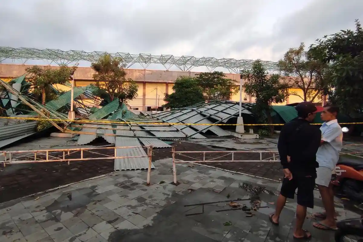 Kerugian Ditaksir Rp 2 Miliar, Imbas Robohnya Atap Stadion Penataran Blitar Diterjang Angin Kencang
