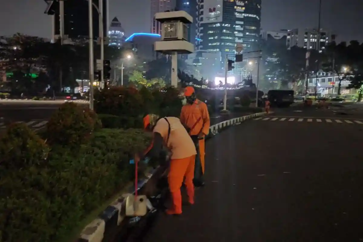 Kondisi Terkini di Patung Kuda: Kondusif, Akses Jalan Dibuka, Sampah Dibersihkan