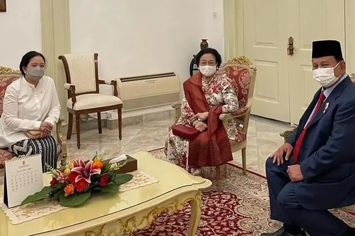 Puan Maharani dan Prabowo Bertemu di Istana, Didampingi Megawati