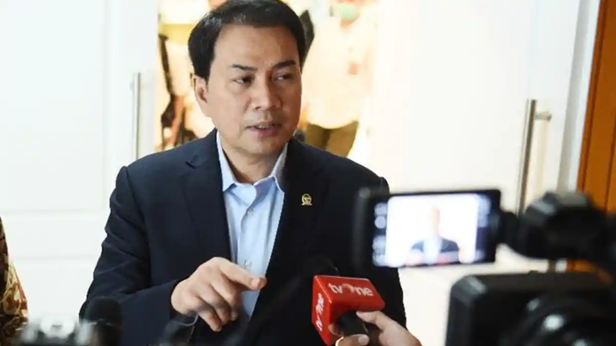 AKP Robin Panggil Azis Syamsuddin Bapak Asuh