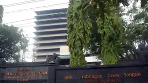 2008_Kantor-Gubernur-Jateng.jpg