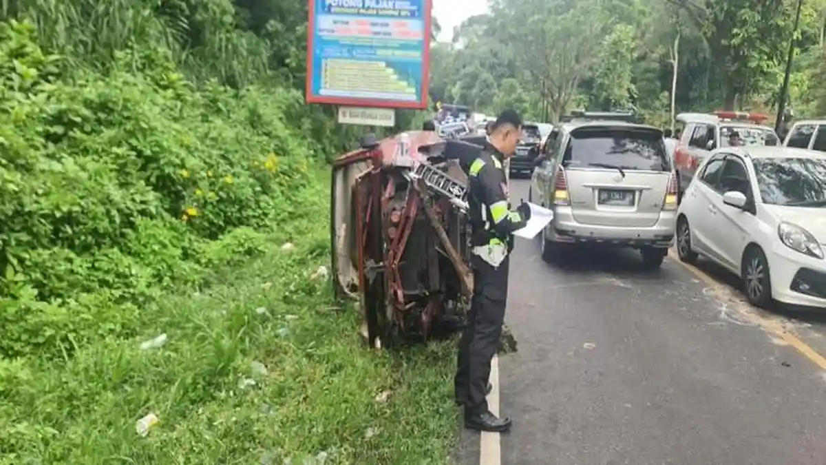 KRONOLOGI Kecelakaan Maut di Banuhampu Agam, Diduga Mobil Hilang Kendali dan Tabrak Pembatas Jalan