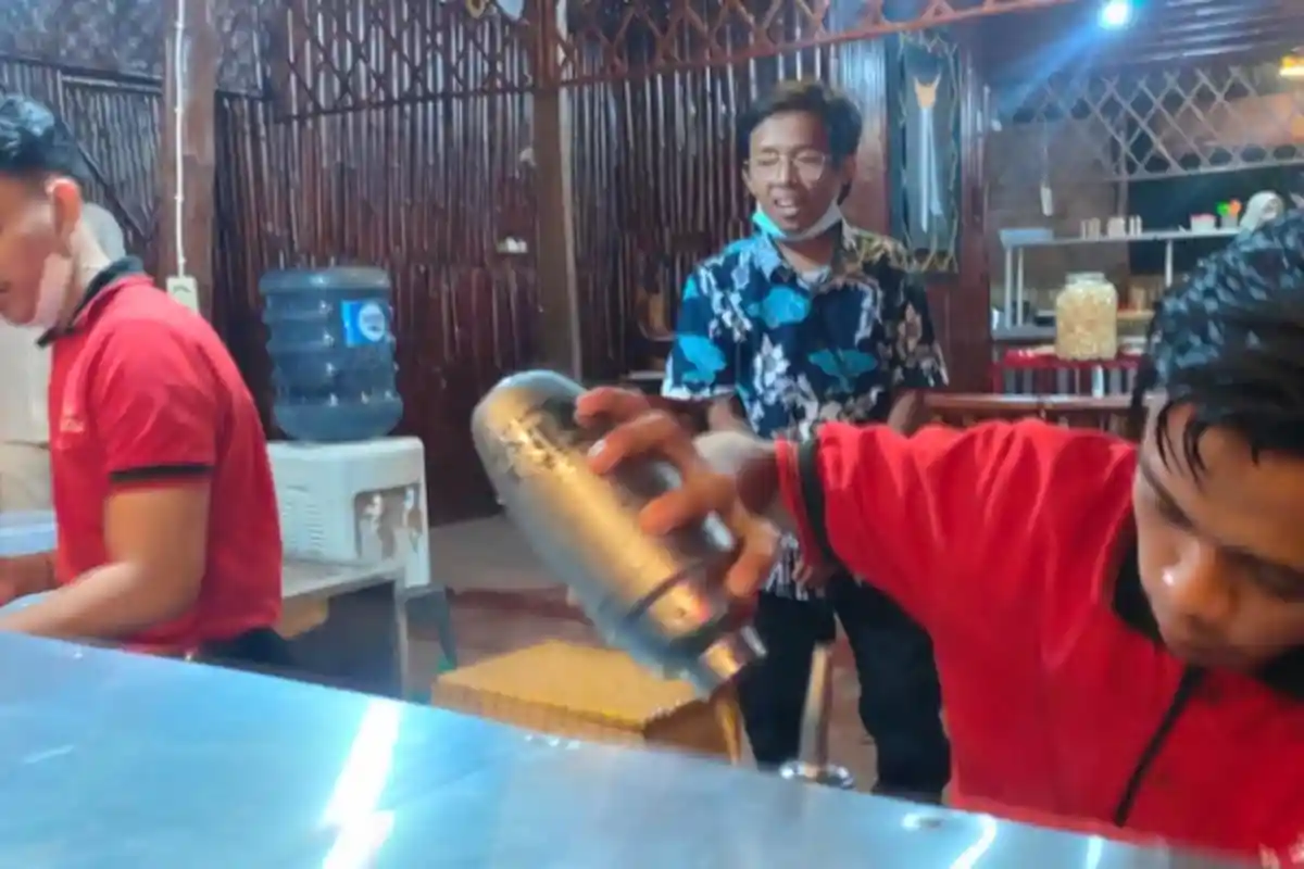 Menikmati Resto Istana Desa di Sumenep, Menu Cita Rasa Autentik dan Harga Terjangkau