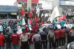 Unjuk Rasa Mahasiswa di Bundaran Tugu Kartasura Sukoharjo Akibatkan Kemacetan Lalu Lintas