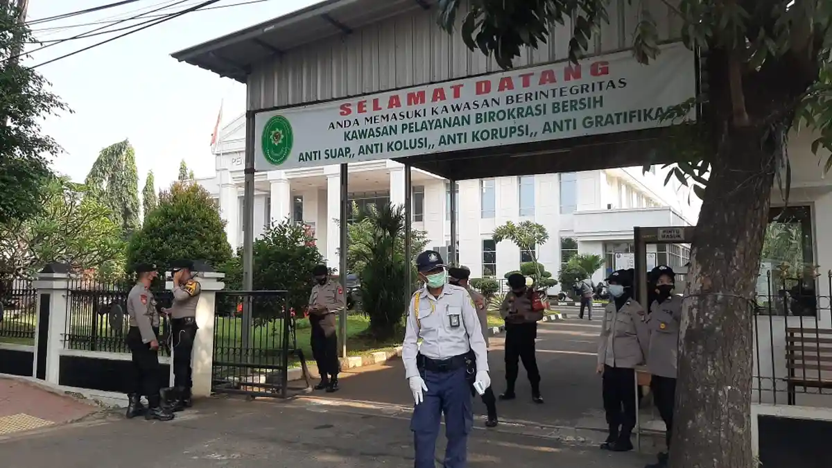 Usai Rizieq Shihab Walk Out, Pengadilan Tetap Gelar Sidang Perkara RS UMMI Bogor Secara Online
