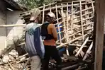 rumah-warga-ambruuuke.jpg