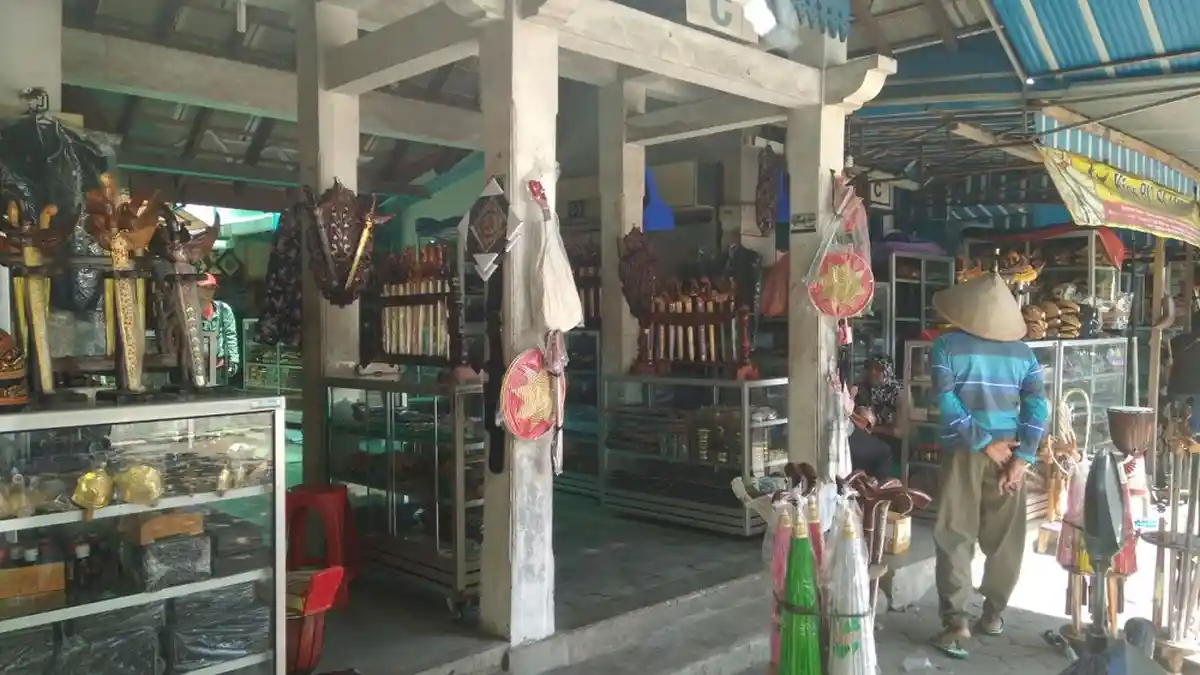 Cari Keris di Solo? Datang saja ke Kawasan Alun-alun Utara Keraton Surakarta Ini