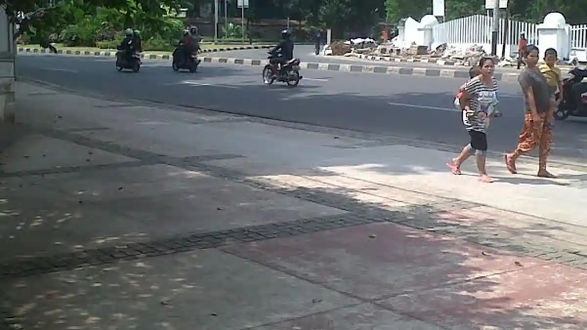 Jalanan Jakarta Terlihat Lengang Hari ini