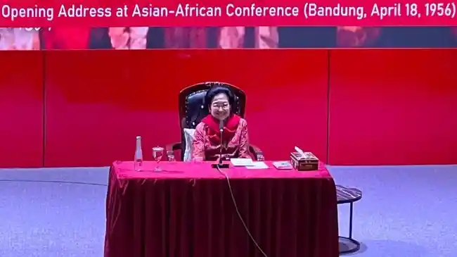 Megawati Tulis Sendiri Daftar Logistik Buat Korban Banjir Sumatra, Termasuk Sarung Jadi Hal Penting