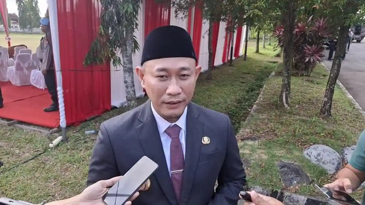 Program Seragam Gratis Belum Terealisasi, Walikota Lubuklinggau Ungkap Penyebabnya dan Minta Maaf