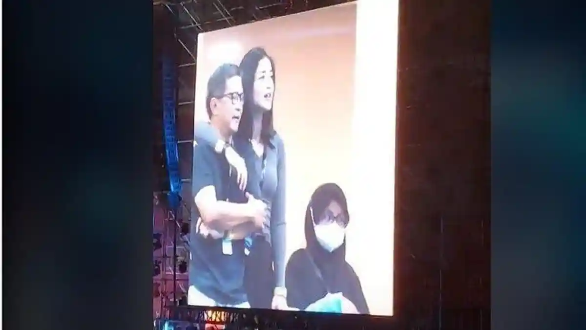 KLARIFIKASI Rocky Gerung Dirangkul Salsabila Syaira di Konser Dewa 19