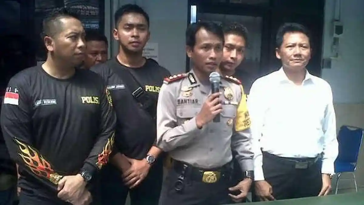 Wahyudi Membabi Buta Tikam Badik ke Tubuh Teman Sendiri