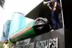 Selesaikan Kasus Hambalang