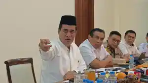 Amran-Sulaiman-pecat-ASN-OK.jpg