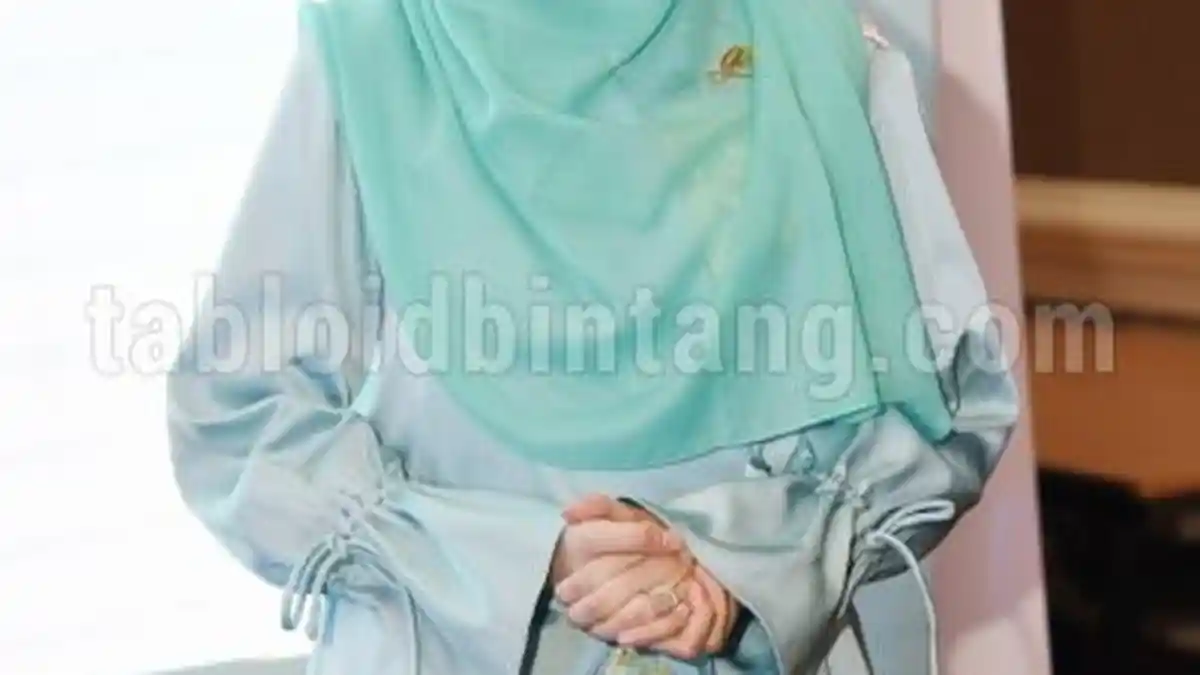 Zaskia Sungkar Klaim Ayahnya Tidak Korup