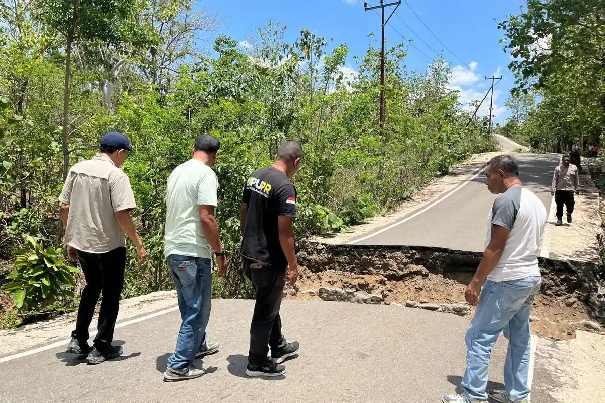 Akses Warga Lumpuh Total Akibat Jembatan Antardesa di Tasifeto Timur, Belu Putus