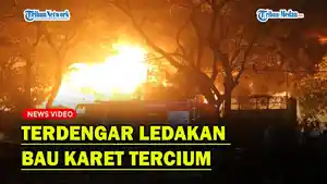 Kebakaran-Pabrik-Sendal-Terdengar-Ledakan.jpg