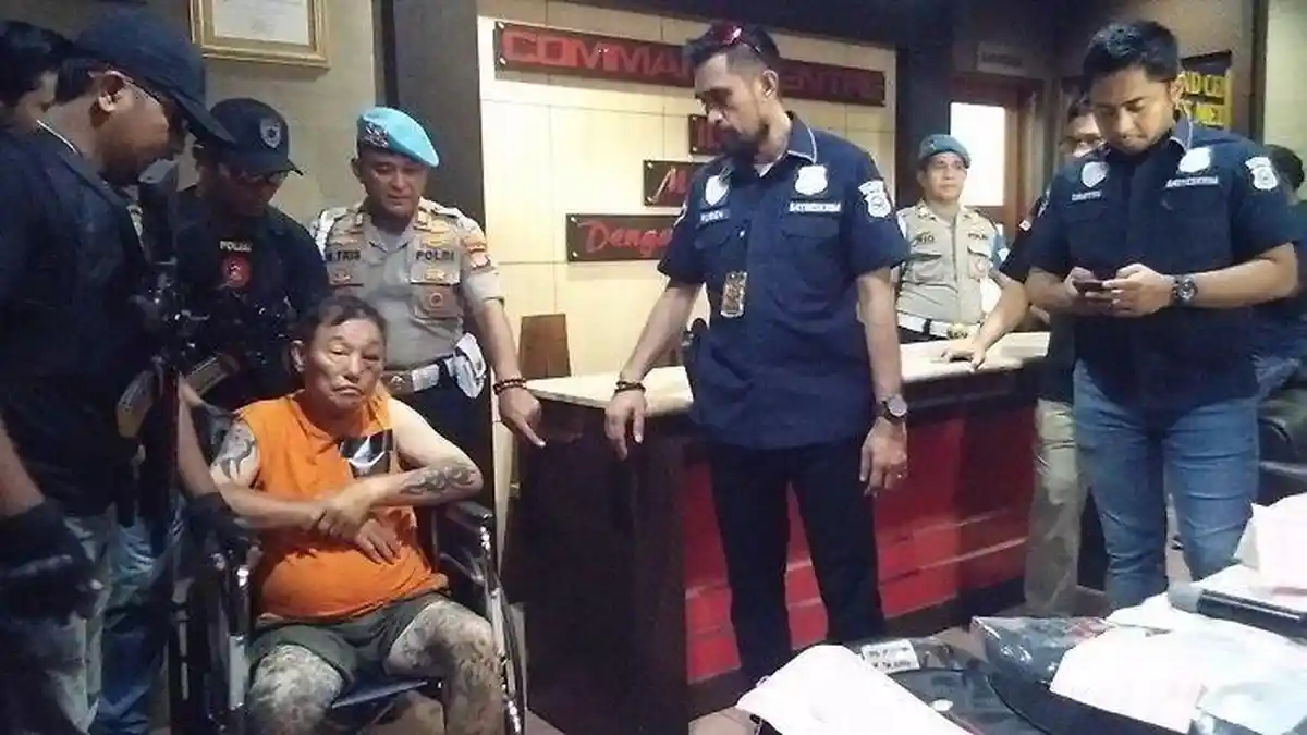Terlilit Hutang, Kekek 67 Tahun Nekat Rampok Toko Emas, Bawa Pistol Saat Beraksi