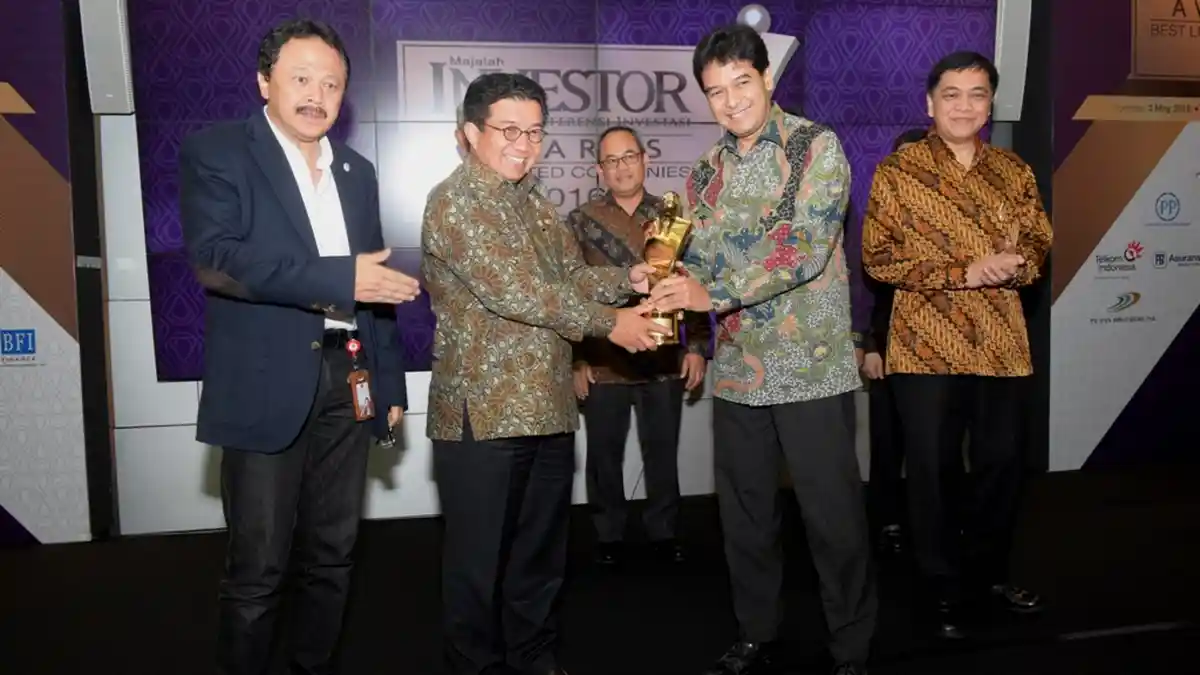 Bursa Efek Indonesia Nobatkan Telkom Sebagai Emiten Terbaik