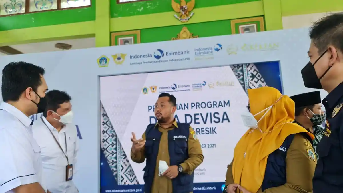 LPEI Dorong Sarung Tenun Asal Gresik Masuk Pasar Internasional