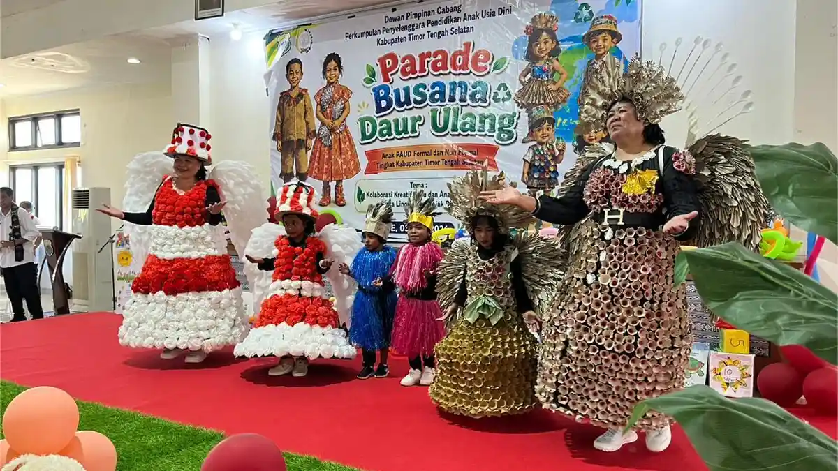 DPC PP-PAUD TTS Gelar Parade Busana Daur Ulang PAUD di Kabupaten TTS