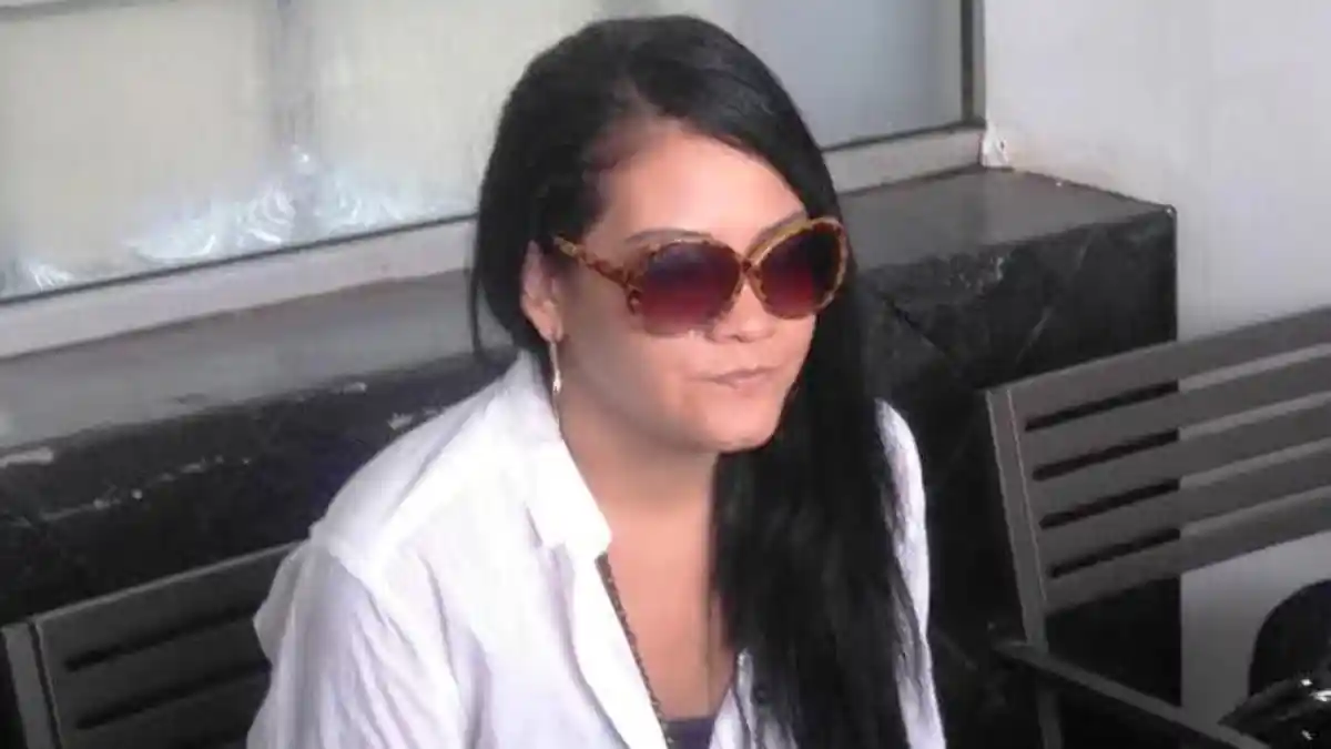 Perceraian Melanie Subono - Musisi Ini Bantah Isu Orang Ketiga Dalam Rumah Tangga