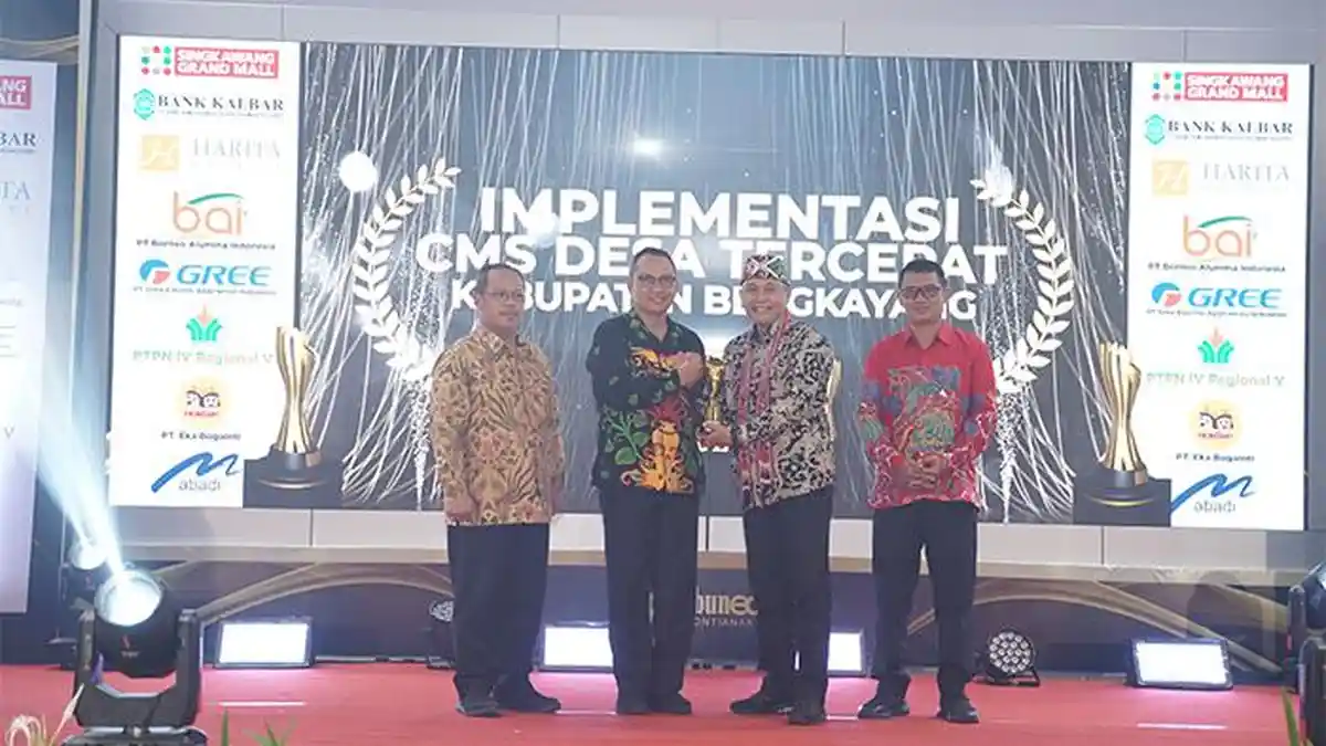 Pemkab Bengkayang Raih Penghargaan Inovasi Implementasi CMS Desa Tercepat se- Kalbar