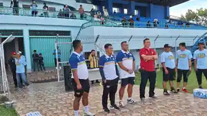 Legenda-Timnas-Indonesia-Firman-Utina.jpg