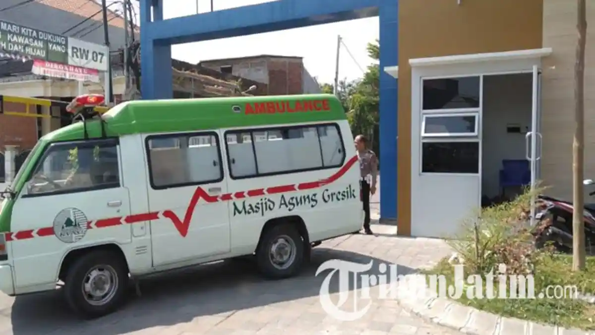 Geger Temuan Pria Gresik Terbujur Kaku di Pos Satpam Perumahan, Pakai Sarung & Diduga Idap Penyakit