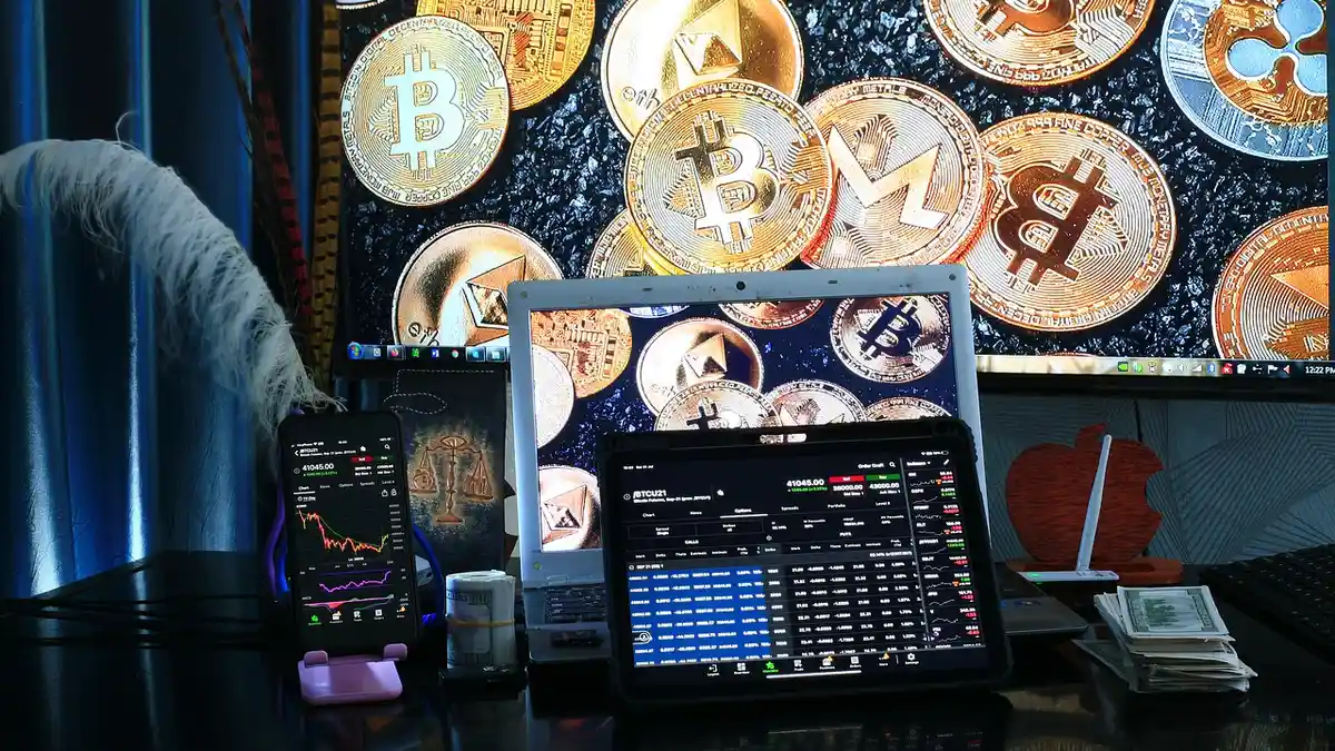 Dominan Kripto Alami Kemerosotan, Hanya Terra dan XRP yang Bertahan, Bagaimana Nasib Bitcoin?