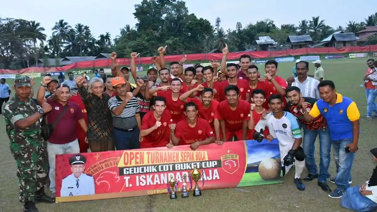 Tuan Rumah Garuda 2 Boyong Piala Keuchik Cot Buket
