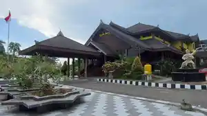 Bangunan-Rumah-Adat-Melayu-mengusung-konsep-rumah-panggung-tradisional.jpg