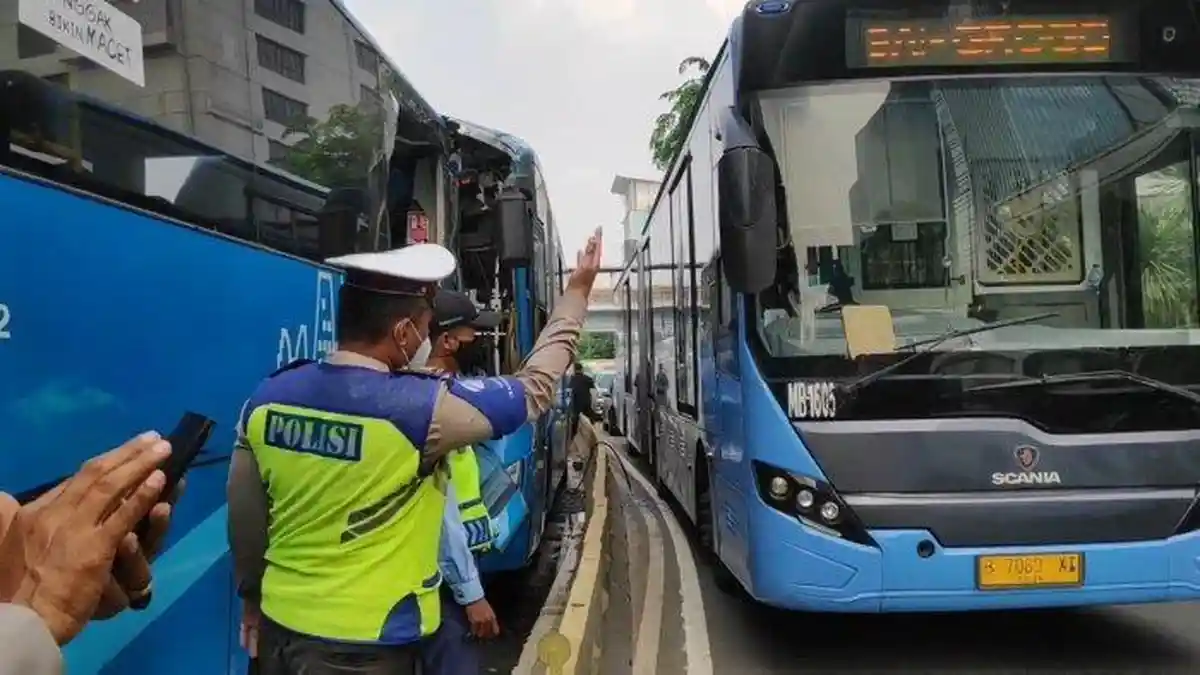 Dua Armada Tabrakan, Transjakarta Siap Beri Pendampingan Penuh Puluhan Korban Luka-luka