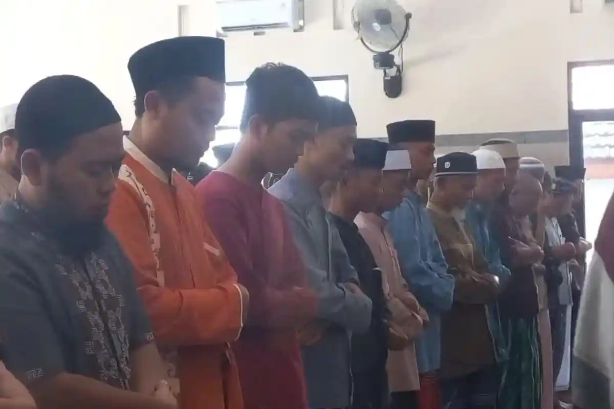 Ada Gerhana Matahari Hibrida, Jamaah Muhammadiyah di Kabupaten Madiun Gelar Salat Kusuf