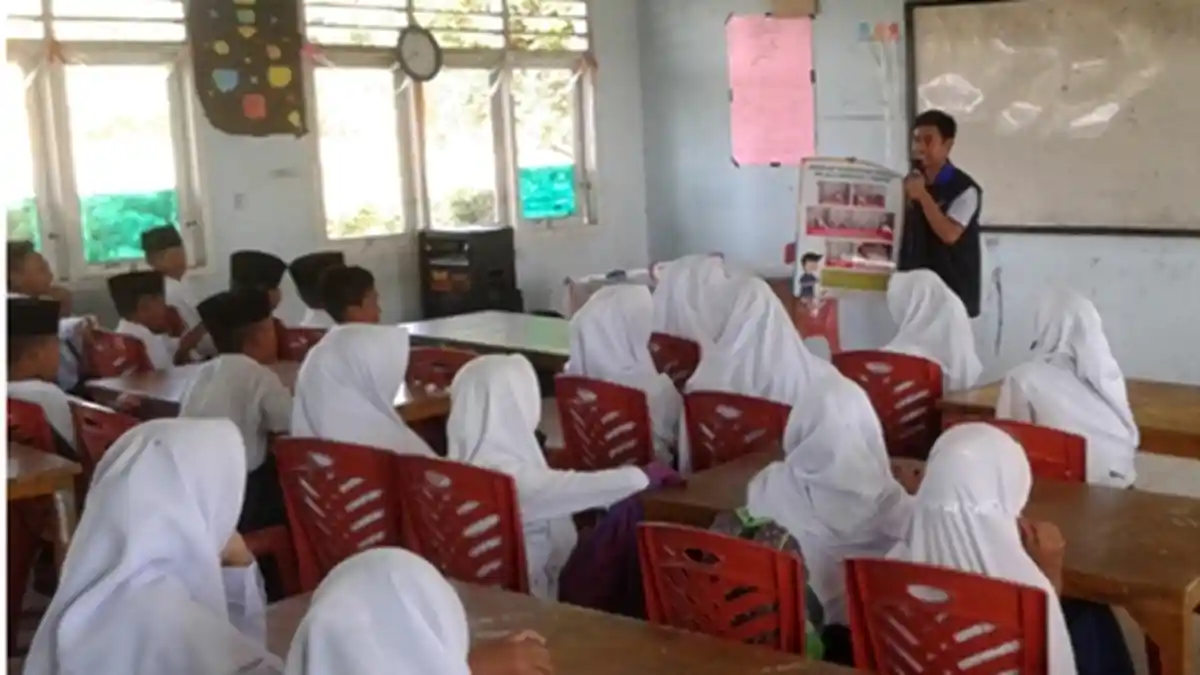 Gelar Penyuluhan Makanan Sehat, STIKes Al-Insyirah Gelar Pengabdian