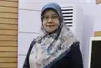 Kepala-Distanbun-Aceh_Cut-Huzaimah_karet-mentah.jpg