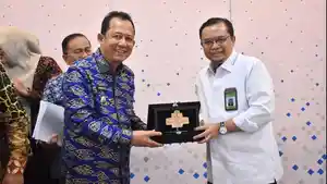 Bupati-Muaro-Jambi-audiensi-ke-Kemendikdasmen.jpg