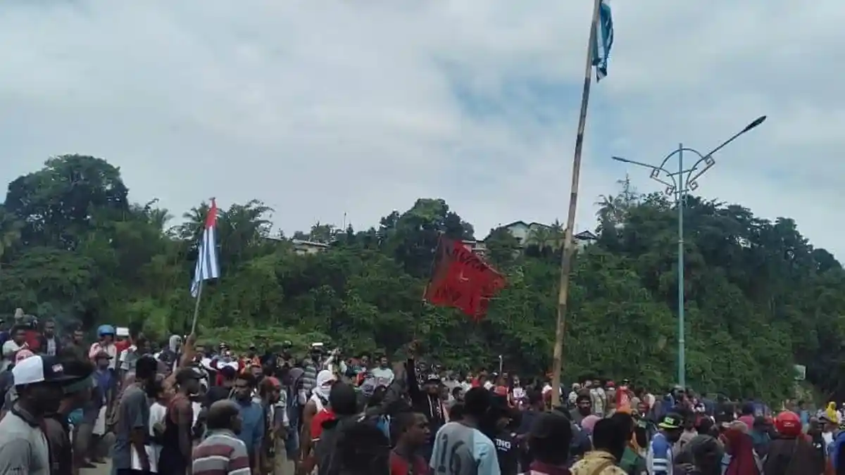 Kibarkan Bendera Bintang Kejora di Istana, AT Berperan Sebagai Korlap Aksi