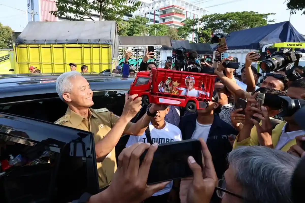 Ratusan Anggota Komunitas Truk Nusantara Nobatkan Ganjar sebagai Bapak Truk Nusantara
